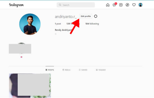 klik tombol edit profile yang ada di sebelah kanan username