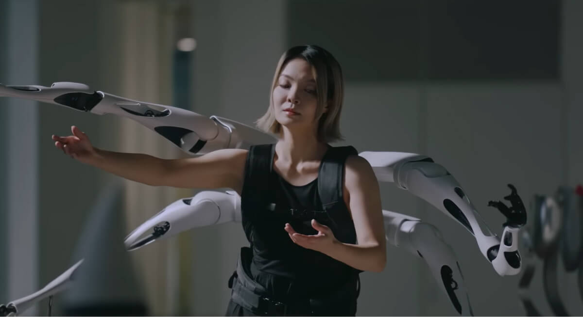 Robot Tangan “Jizai Arms” Buatan Ilmuwan Jepang Rasa Cyborg
